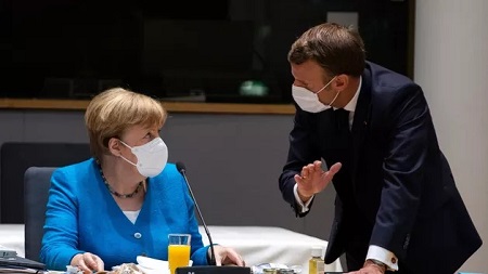 Le président français Emmanuel Macron et la chancelière allemande Angela Merkel, le 18 juillet 2020 à Bruxelles.