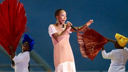 La chanteuse malienne Rokia Traoré lors de la cérémonie de clôture de la CAN 2019. RFI/Pierre René-Worms