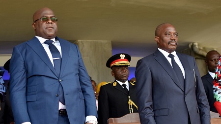 Félix Tshisekdi à gauche, Joseph Kabila à droite, lors de la cérémonie d'investiture le 24 janvier 2020 à Kinshasa (image d'illustration). © Olivia Acland Source: Reuters