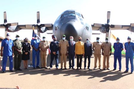 Les Etats -Unis ont offert aux Forces Armées Nigériennes (FAN) un avion militaire C-130 affecté à la base aérienne 101 de Niamey