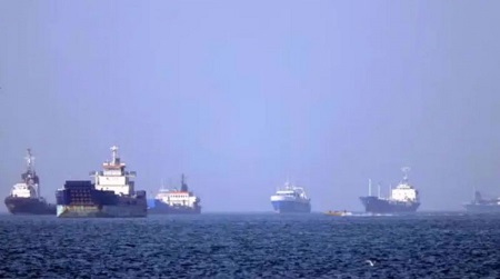32 navires ont obtenu l'autorisation du CGRI pour transiter par le d&eacute;troit d'Ormuz. &copy;Nour News