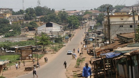 Vue d'une des rues principales de Gagnoa (Côte d'Ivoire). © Reuters / Luc Gnago