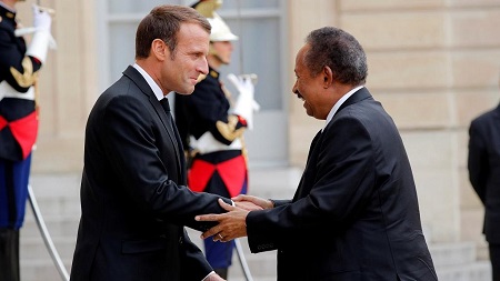 Emmanuel Macron et le nouveau Premier ministre soudanais, Abdalla Hamdock 