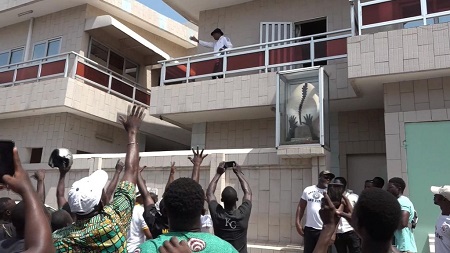  La résidence de Thomas Boni Yayi encerclée par la police. Photo:France 24
