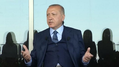 Le président turc Recep Tayyip Erdogan, pointe le rôle de la France dans le génocide rwandais et la guerre d'Algérie