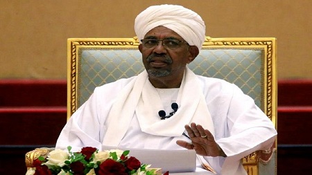 Le président déchu du Soudan Omar el-Béchir a été  conduit dimanche au parquet en charge des affaires de corruption à Khartoum