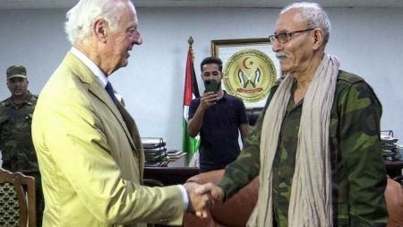 Staffan de Mistura (G) s'est entretenu dimanche avec le chef du Front Polisario, Brahim Ghali (D) AFP 