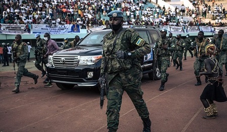 Des militaires russes soutiennent l’armée centrafricaine au milieu de violents combats