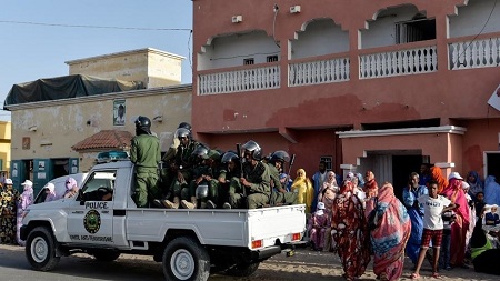 Des policiers mauritaniens à Nouakchott, le 22 juin 2019. Sia KAMBOU / AFP