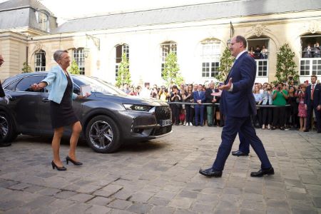 Elisabeth Borne, jusqu'ici ministre du travail du gouvernement de Jean Castex, arrive à Matignon pour la passation des pouvoirs, lundi 16 mai 2022. JULIEN MUGUET POUR « LE MONDE »