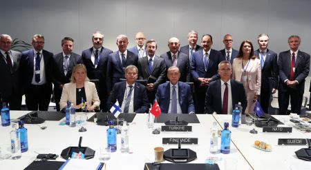 Le Président Erdogan participe à une réunion quadripartite avec le Président finlandais, la Première ministre suédoise et le Secrétaire général de l’OTAN à Madrid- Photo - Capture
