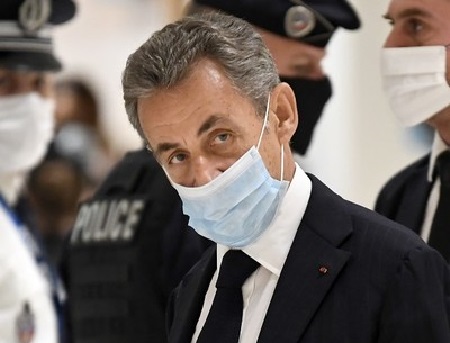 L'ancien président Nicolas Sarkozy jugé pour corruption, une première