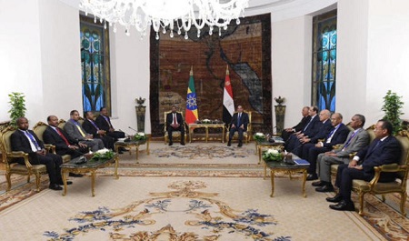 Les dirigeants des six pays voisins du Soudan se sont réunis au Caire pour les pourparlers de paix depuis, alors que le conflit a éclaté dans ce pays d'Afrique du nord-est à la mi-avril. (présidence égyptienne)