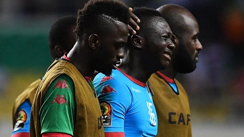 Les Burkinabé après leur élimination en demi-finale de la CAN 2017... GABRIEL BOUYS / AFP