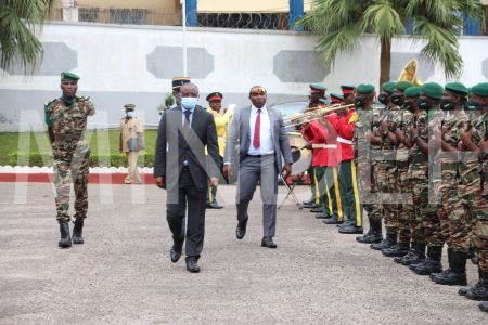 Le Ministre en charge de la Défense du Cameroun, M. BETI ASSOMO Joseph a reçu en audience M. BIREAU RAMEAUX Claude, Ministre Nationale de l’Armée et de la Reconstruction de la Défense de la République Centrafricaine, jeudi 16 juin 2022. à Yaoundé