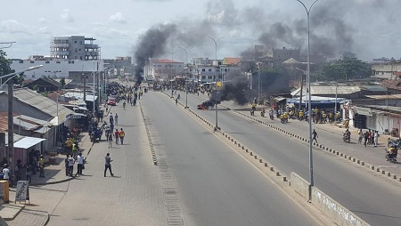 Après les violences des 1er et 2 mai à Cotonou suite à des législatives contestées, l'Eglise a entamé une médiation pour tenter de dénouer la crise post-électorale. © Carine Frenk/RFI