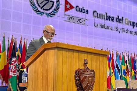 Le Ministre des Relations Extérieures, MBELLA MBELLA, Representant personnel du Chef de l’Etat, a présenté ce jour,  la Déclaration du Cameroun au Sommet des Chefs d’Etat et de Gouvernement du G77+Chine, à La Havane (Cuba).