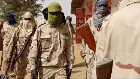 Une dizaine de jeunes qui se pre?sentent comme des anciens jihadistes au Mali. (Image d'illustration) RFI/Coralie Pierret