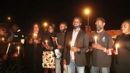 A Goma, des dizaines de journalistes sont venus rendre hommage à leurs confrères tués, le 27 août 2021.  -  Photo / Gaël Mpoyo
