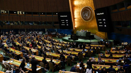 Le résultat du vote des Nations unies sur une résolution à propos de l'invasion de l'Ukraine par l'armée russe, le 2 mars 2022. AP - Seth Wenig