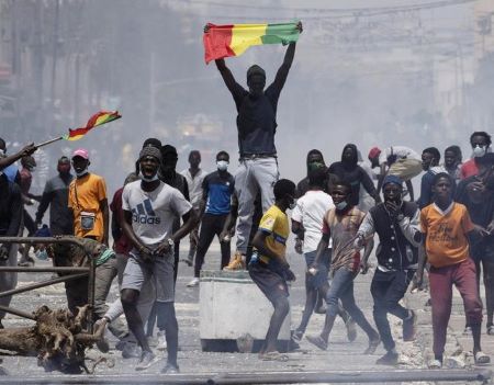 Des heurts ont éclaté vendredi à Dakar et en Casamance