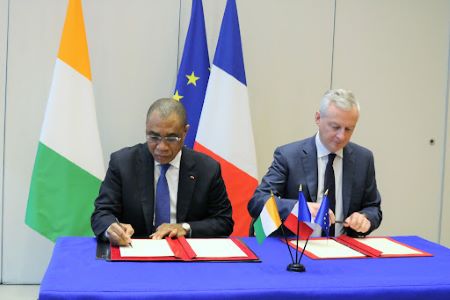 Bruno le  Le ministre français de l’Economie, des Finances et de la Relance, Bruno Le Maire, et son homologue de la Côte d’Ivoire, Adama Coulibaly, ont signé ce 28 octobre, un troisième Contrat de désendettement et de développement (C2D) entre les deux pays.