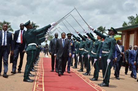 Paul Biya, Président de la République et Chef suprême des armées du Cameroun