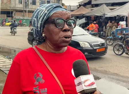 Henriette Ekwe Ebongo, ancienne membre de la FEANF, de l'UNEK et de l'UPC, en France et au Cameroun. Fondatrice de CAP-Liberté au début des années 1990, journaliste et Éditorialiste. Photo: Capture d'écran 