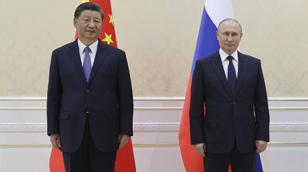 Xi Jinping et Vladimir Poutine à Samarcande le 15 juillet 2022 lors du sommet de l'Organisation de coopération de Shanghai (OCS). AP - Alexandr Demyanchuk