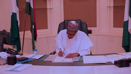 Le président nigérian soumet enfin la liste de son gouvernementLors de la présidentielle du 23 février dernier