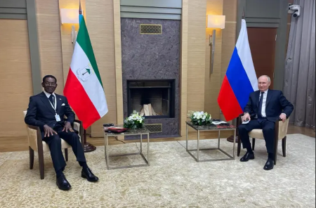 Rencontre entre Obiang Nguema Mbasogo et le président russe Vladimir Poutine à sa résidence à Moscou