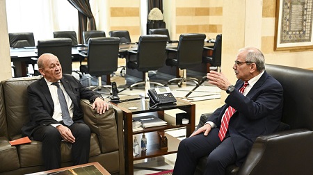Jean-Yves Le Drian et Nawaf Salam &agrave; Beyrouth &copy; Getty Images 