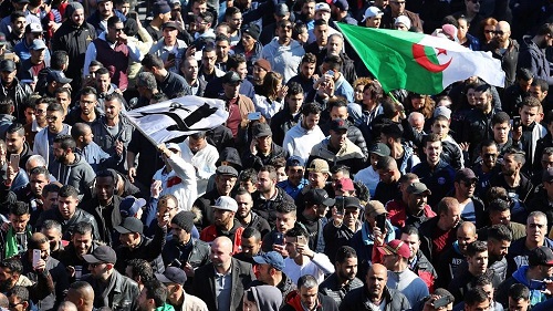 Manifestations à Alger et en France contre la candidature de Bouteflika à un 5e mandat