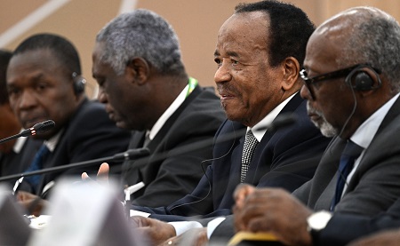Sommet Russie - Afrique. réunion avec le président camerounais Paul Biya (deuxième à droite). 28 juillet 2023 Saint-Pétersbourg - Photo : Pavel Bedniakov, RIA Novosti