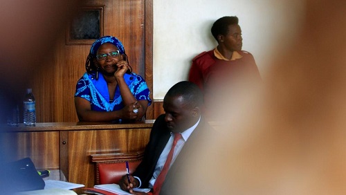 L'universitaire Stella Nyanzi lors de son procès en avril 2017 dans l'affaire de «la paire de fesses». © REUTERS/James Akena