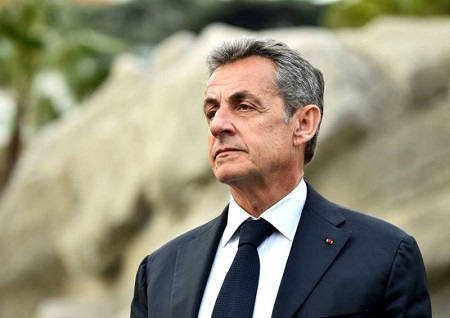 Nicolas Paul Stéphane Sarközy de Nagy-Bocsa (Né à París, le 28 janvier 1955), plus connu sous le nom de  Nicolas Sarkozy, ancien président français