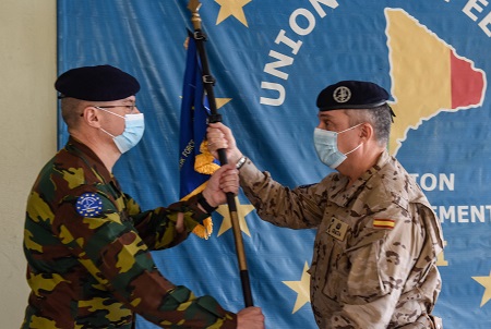 Le changement de commandement entre le Commandant de l’Advisory Task Force (ATF) sortant, le Colonel David Pawlowski (France) et le Commandant de l’ATF entrant, le Colonel Vincent Henkinet (Belgique)