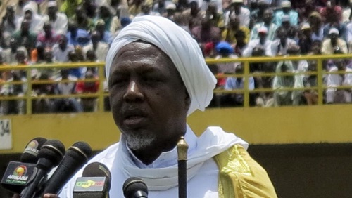 Mahmoud Dicko, le président du Haut Conseil islamique, lors d'un précédent rassemblement au stade du 26-Mars, à Bamako, le 12 août 2012 (photo d'illustration). © REUTERS/Adama Diarra