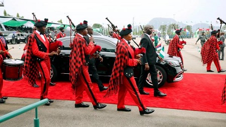 Le président Buhari à son arrivée à l'Eagle Square pour la cérémonie d'investiture pour son second mandat, à Abuja, le 29 mai 2019. © REUTERS/Afolabi Sotunde