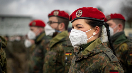 Des soldats allemands de la Bundeswehr, membres du bataillon de présence avancée renforcée de l'Otan, à la base militaire de Rukla, en Lituanie, en février 2022 (image d'illustration). AP - Mindaugas Kulbis