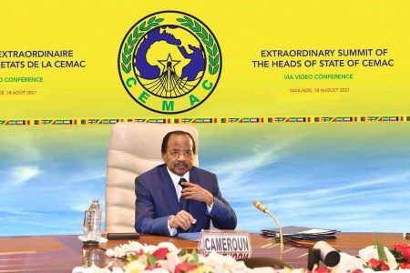 Sommet extraordinaire des chefs d’Etats de la CEMAC, le Président Paul Biya entame son discours