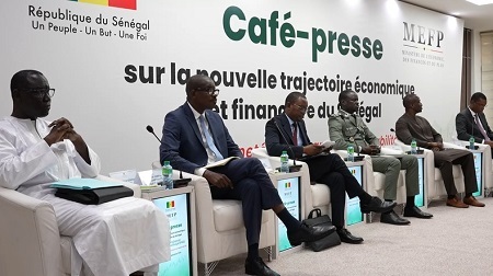 S&eacute;ance explicative des directeurs g&eacute;n&eacute;raux du minist&egrave;re s&eacute;n&eacute;galais de l&rsquo;&Eacute;conomie sur l&rsquo;accord de principe conclu avec le Fonds mon&eacute;taire international (FMI) &copy; RT 