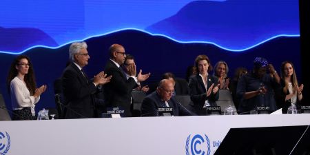 Terme de la journée de prolongation de la COP27, les participants ont arraché un accord historique dimanche sur l'aide aux pays pauvres affectés par le changement climatique