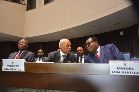 Le ministre d'&Eacute;tat et garde de sceau, Lauent Esso et Jean de Dieu Momo, Ministres d&eacute;l&eacute;gu&eacute; &agrave; la justice . Photo FK  