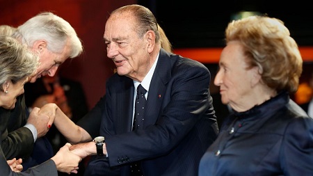 Jacques Chirac et sa femme Bernadette, lors d'une cérémonie pour le Prix de la Fondation Chirac au musée du quai Branly, en novembre 2013. REUTERS/Jacky Naegelen/Pool
