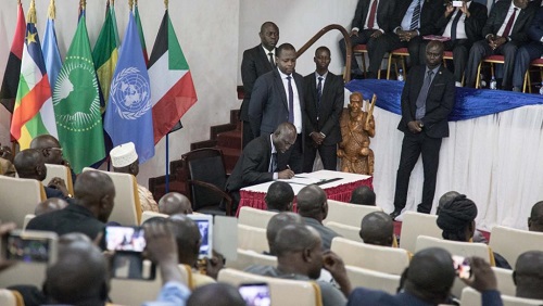 Plusieurs groupes armés ont déjà annoncé leur retrait de l'accord de Khartoum signé à Bangui le 6 février 2019. © AFP Photos/Florent Vergnes