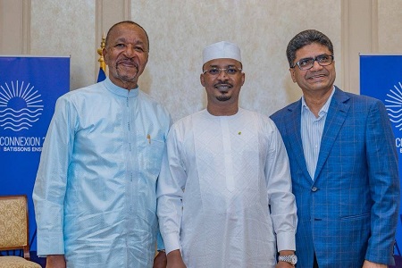 Le groupe indien MAHASAKTHI conduit par son Président-Directeur Général M. Rajkumar et le fondateur d’Afriland First Bank M. Paul Kammogne Fokam sont reçus par le Président de la République, Chef de l'État, Maréchal Mahamat Idriss Deby Itno. .Photo: FK